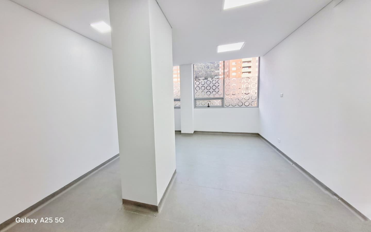 Arriendo Moderno Consultorio en Santa Barbara 29m2.