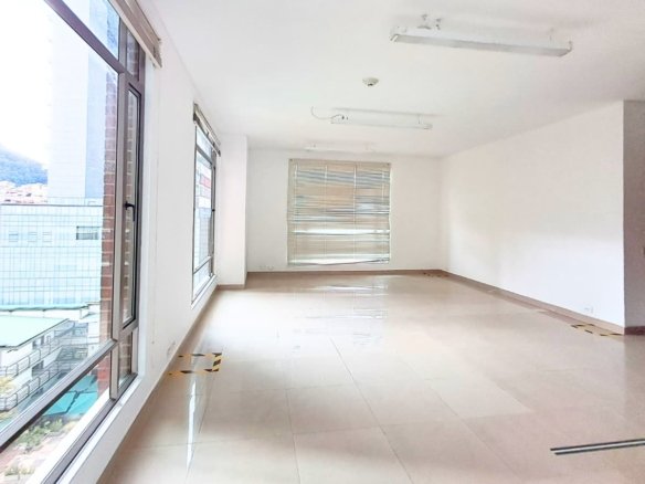 Vendo/ Arriendo Amplio Consultorio 42m2 El Bosque