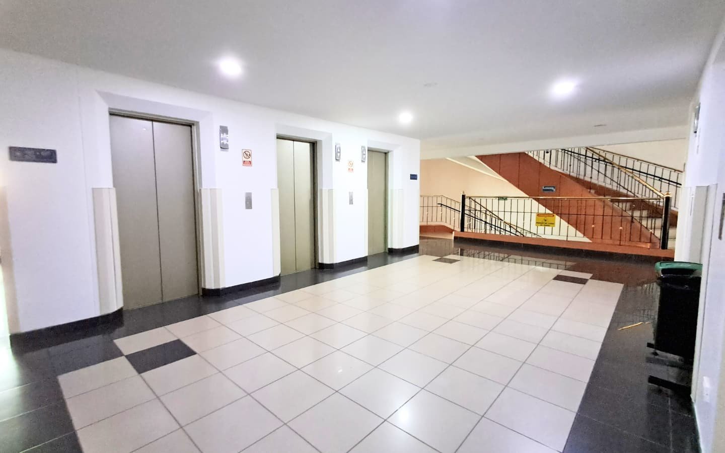 Vendo/ Arriendo Amplio Consultorio 42m2 El Bosque