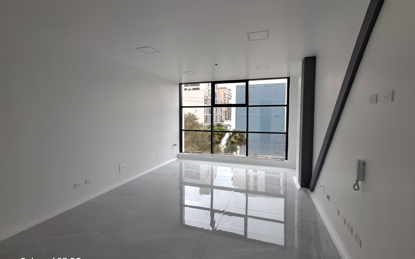 Arriendo Consultorio Premium a Estrenar en Santa Barbara 27,48m2.