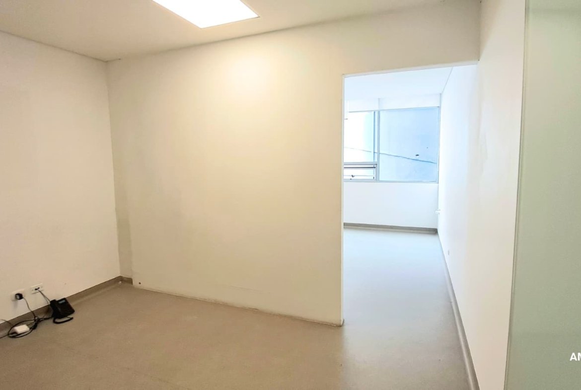 Vendo Moderno Consultorio en Santa Barbara 31,04m2.