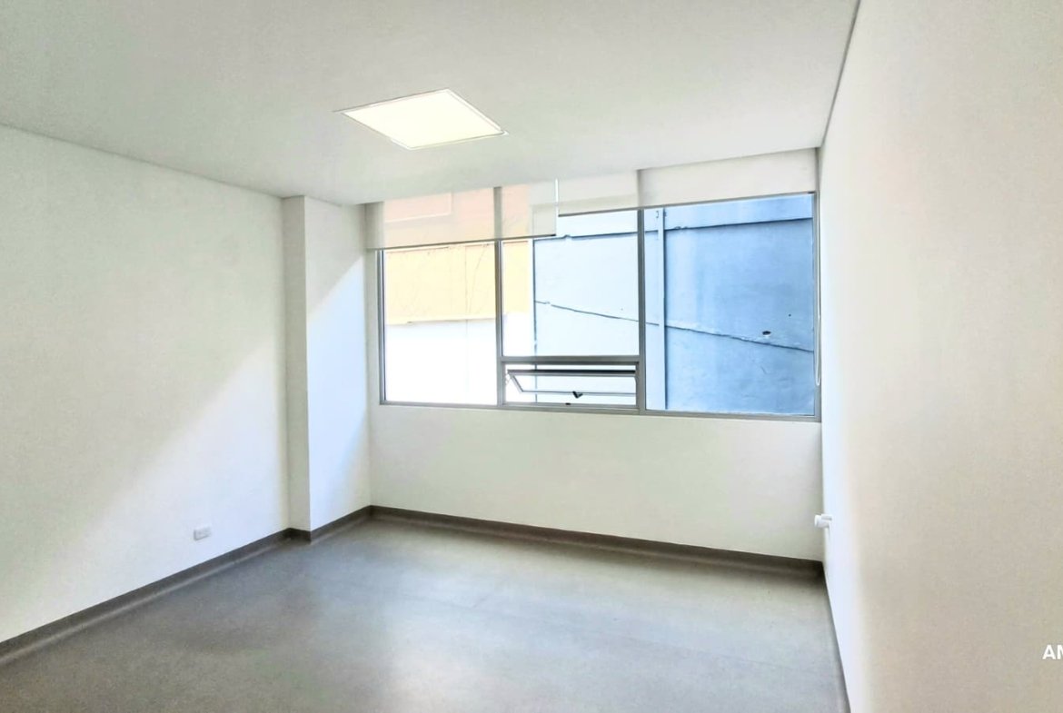 Vendo Moderno Consultorio en Santa Barbara 31,04m2.