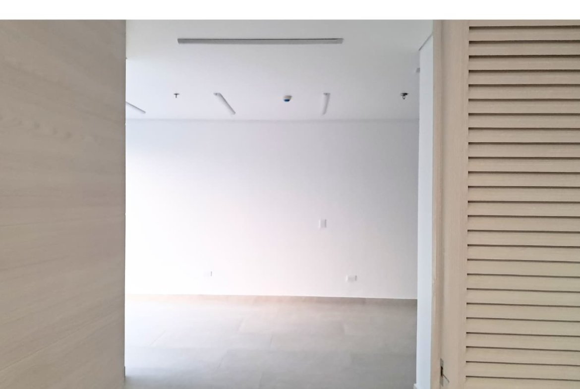 Arriendo Consultorio a Estrenar en Torre Empresarial Hibrido 54m2