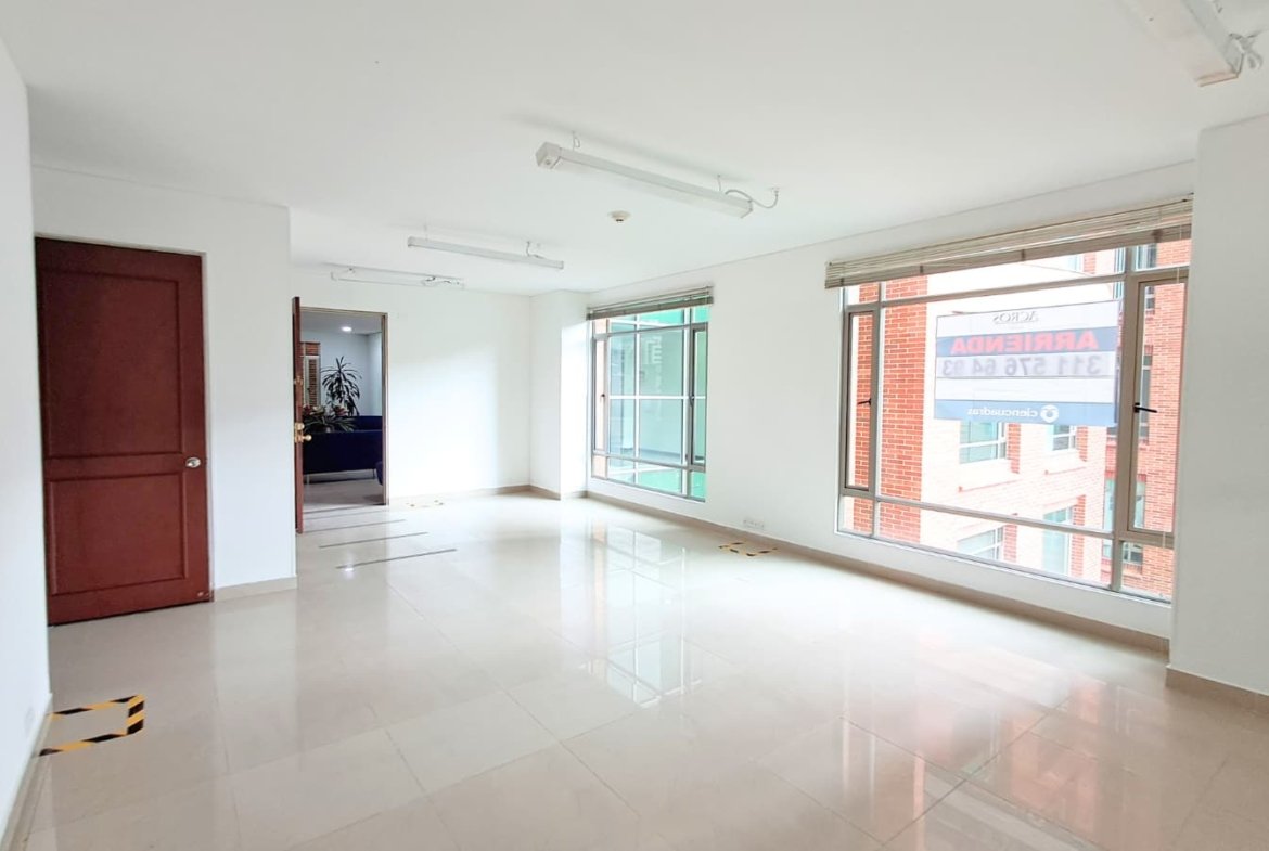 Vendo/ Arriendo Amplio Consultorio 42m2 El Bosque