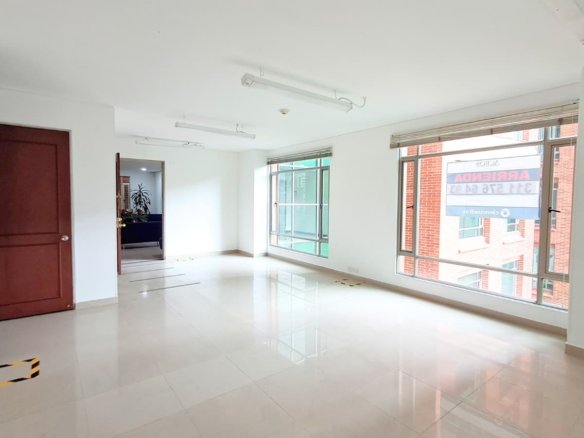 Vendo/ Arriendo Amplio Consultorio 42m2 El Bosque