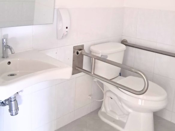 Vendo/ Arriendo Amplio Consultorio 42m2 El Bosque