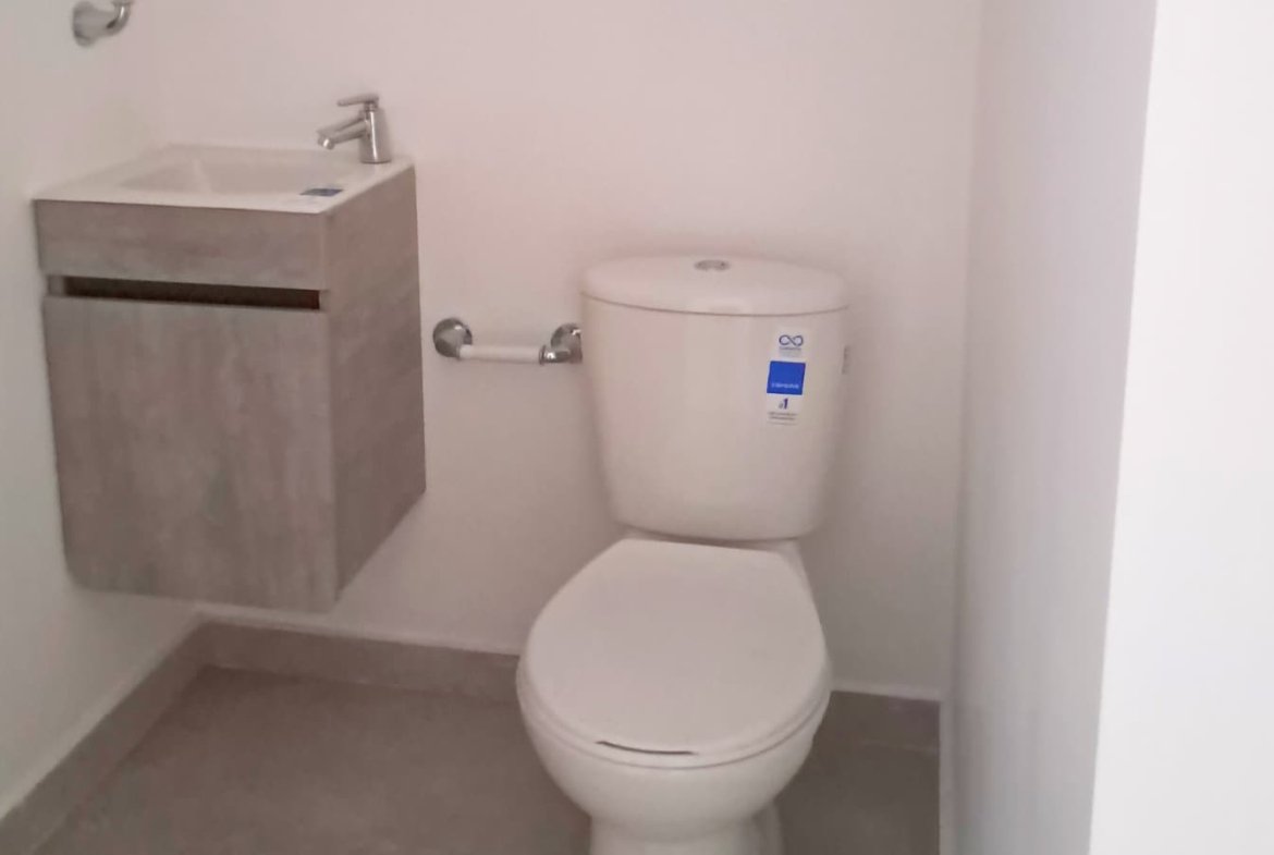 Arriendo Consultorio a Estrenar en Torre Empresarial Hibrido 54m2