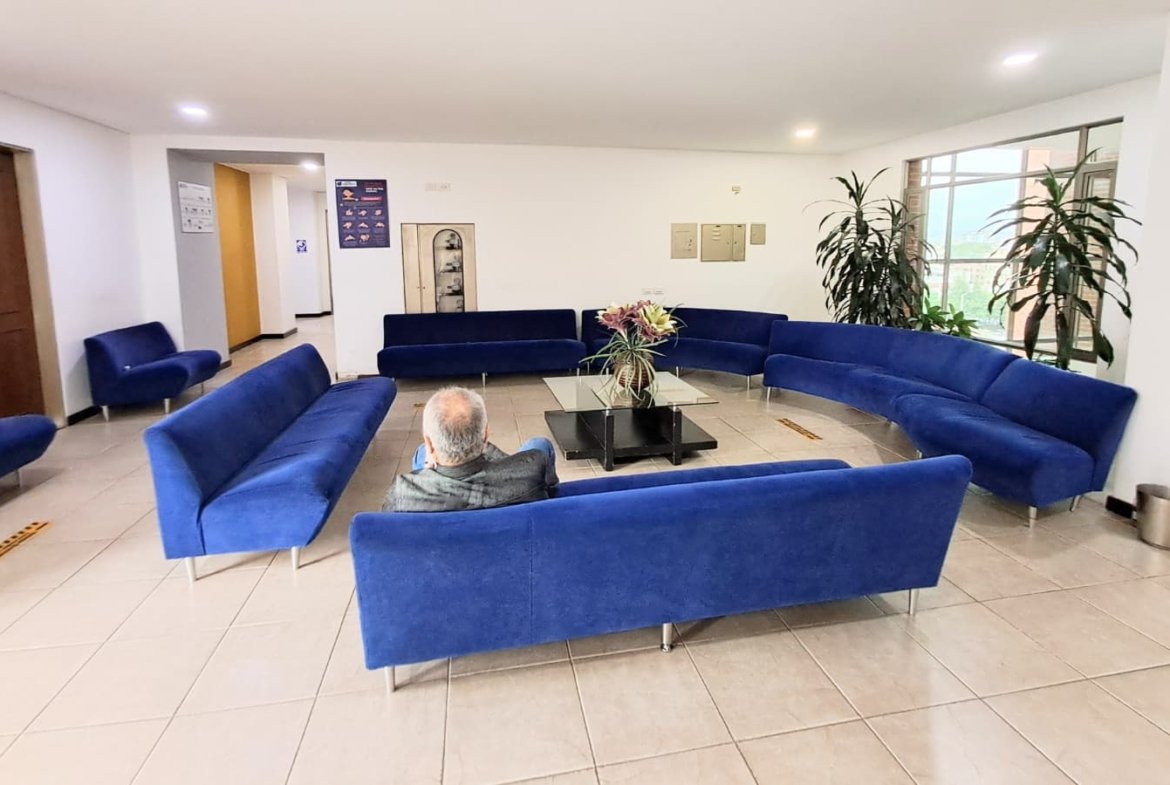 Vendo/ Arriendo Amplio Consultorio 42m2 El Bosque