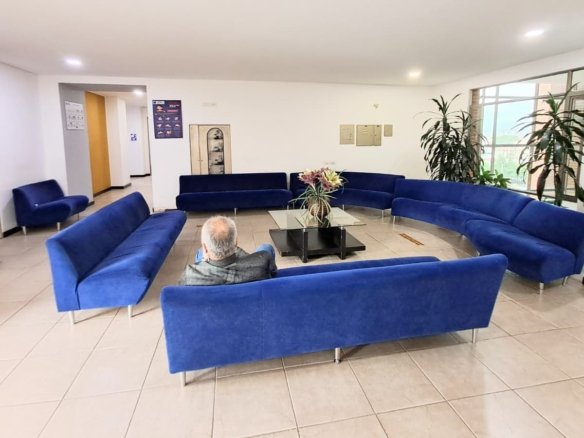 Vendo/ Arriendo Amplio Consultorio 42m2 El Bosque