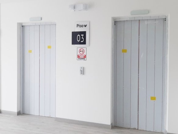 Arriendo Consultorio en Torre Empresarial Hibrida 29m2