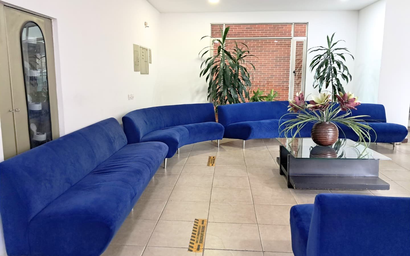 Vendo/ Arriendo Amplio Consultorio 42m2 El Bosque