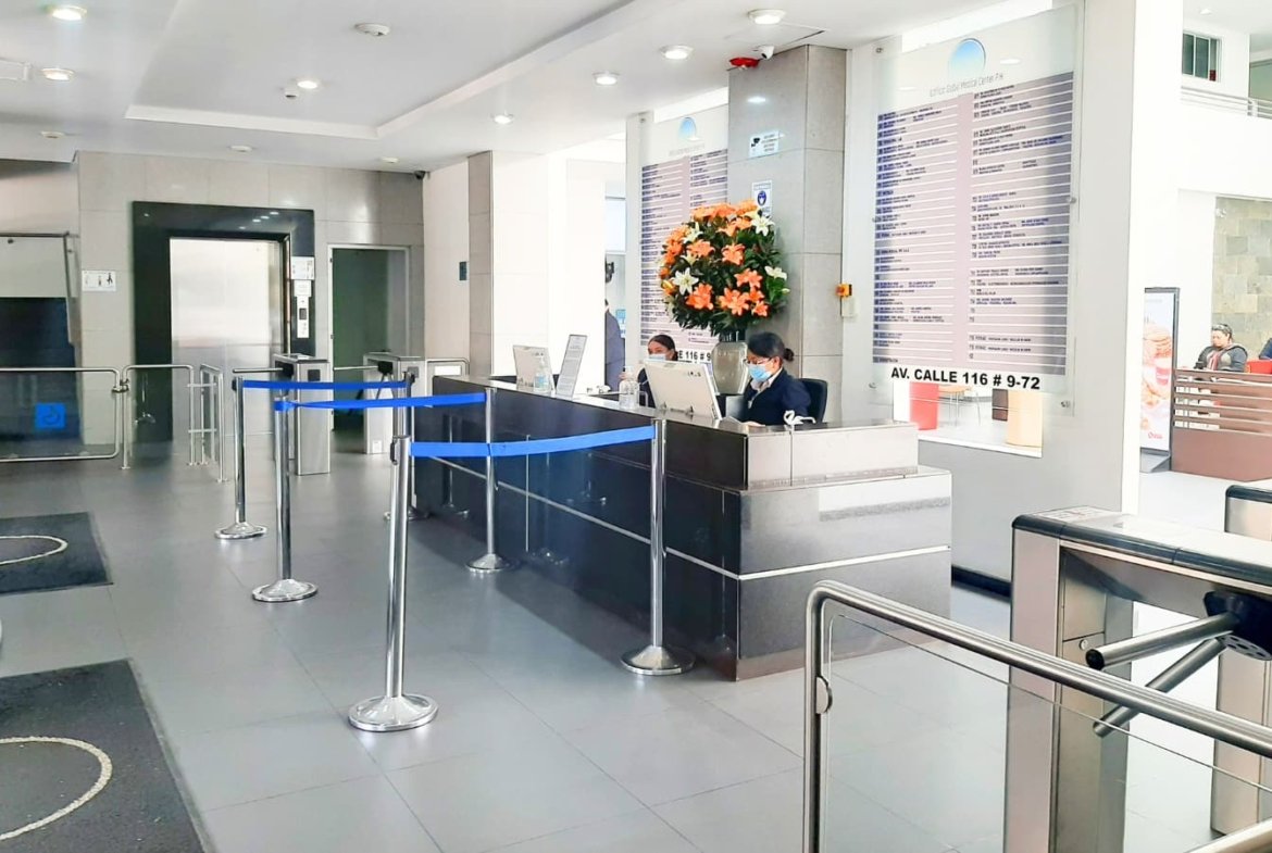 Vendo Moderno Consultorio en Centro Médico 54m2