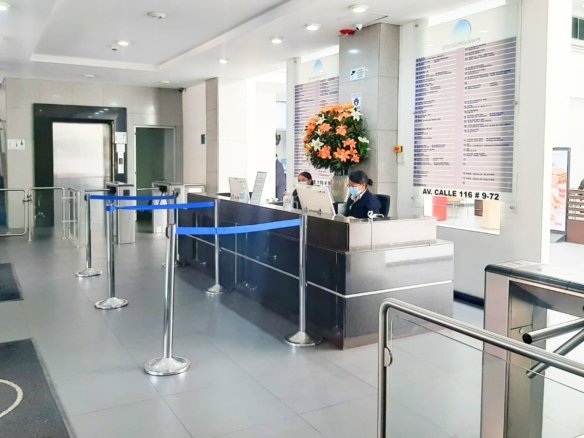 Vendo Moderno Consultorio en Centro Médico 54m2
