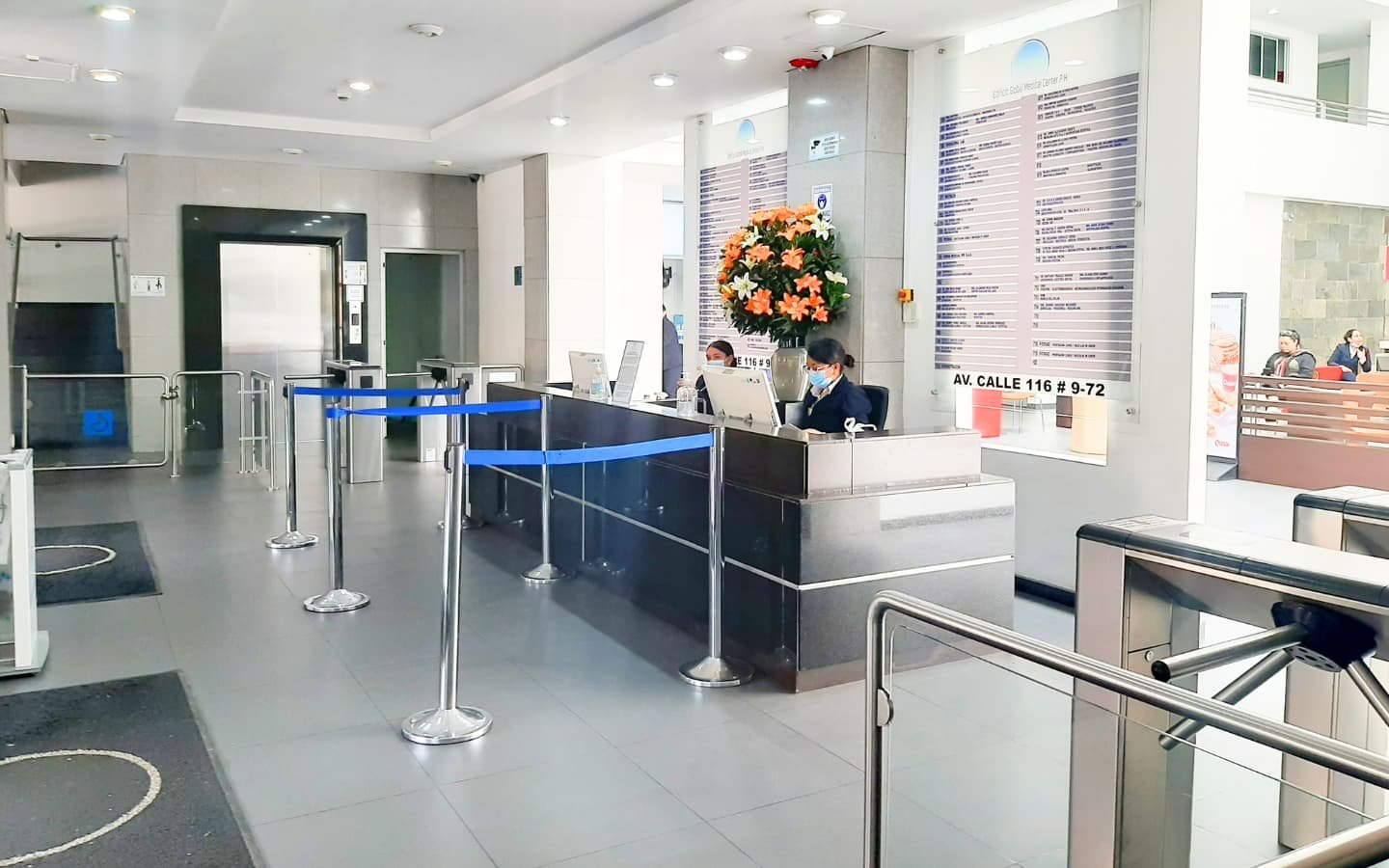 Vendo Moderno Consultorio en Centro Médico 54m2
