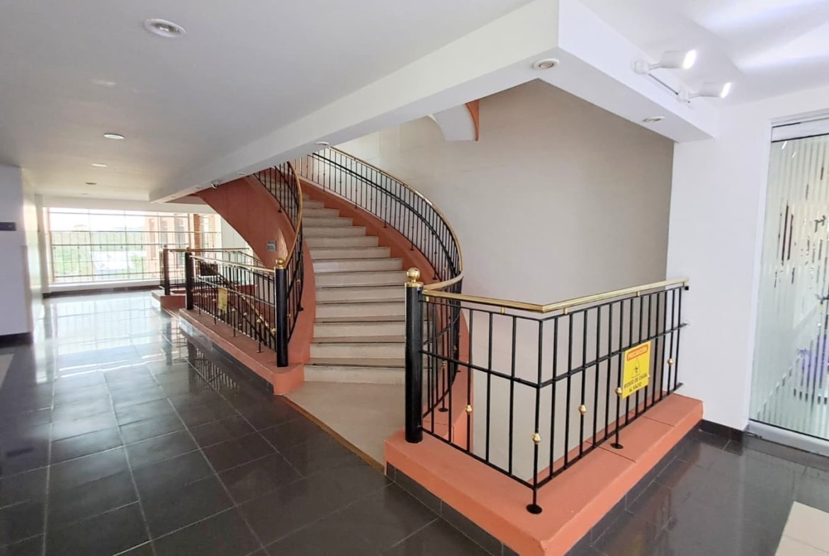 Vendo/ Arriendo Amplio Consultorio 42m2 El Bosque
