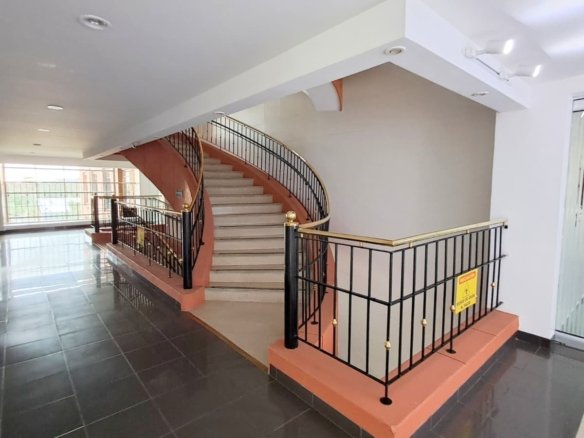 Vendo/ Arriendo Amplio Consultorio 42m2 El Bosque